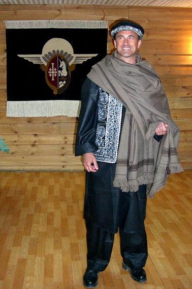 Mon capitaine de Tarbes : un look d'Afghan milliardaire!