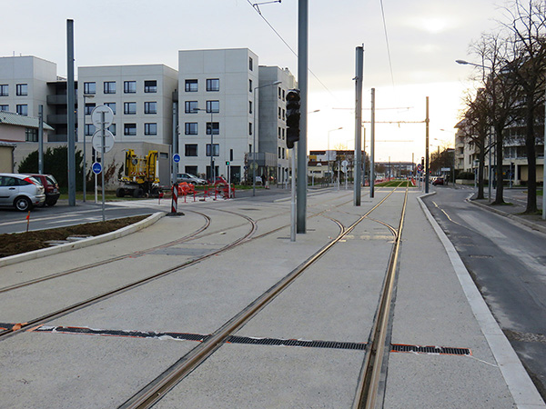 Caen (14) - TWISTO - Page 3 @caen-travaux_tramway-bifurcation_T1-T3-boulevard_raymond_poincare-2019-03-02-Christobal