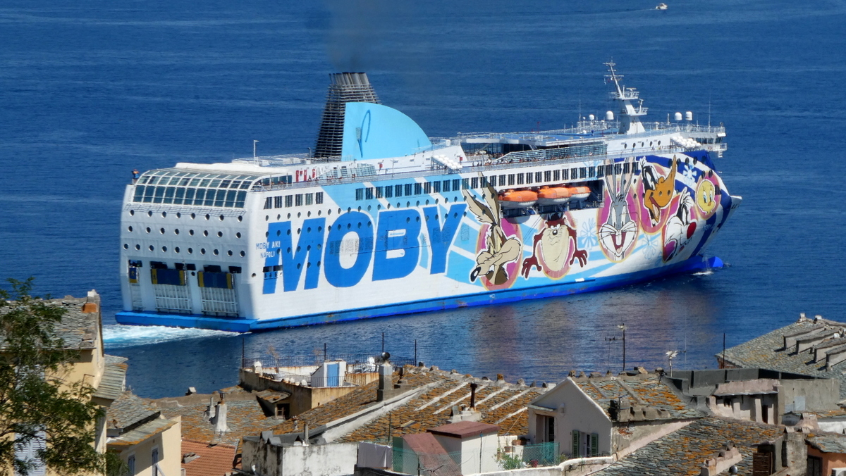 Le Moby Aki, quittant Bastia, en juillet 2021 ; photo : Romain Roussel