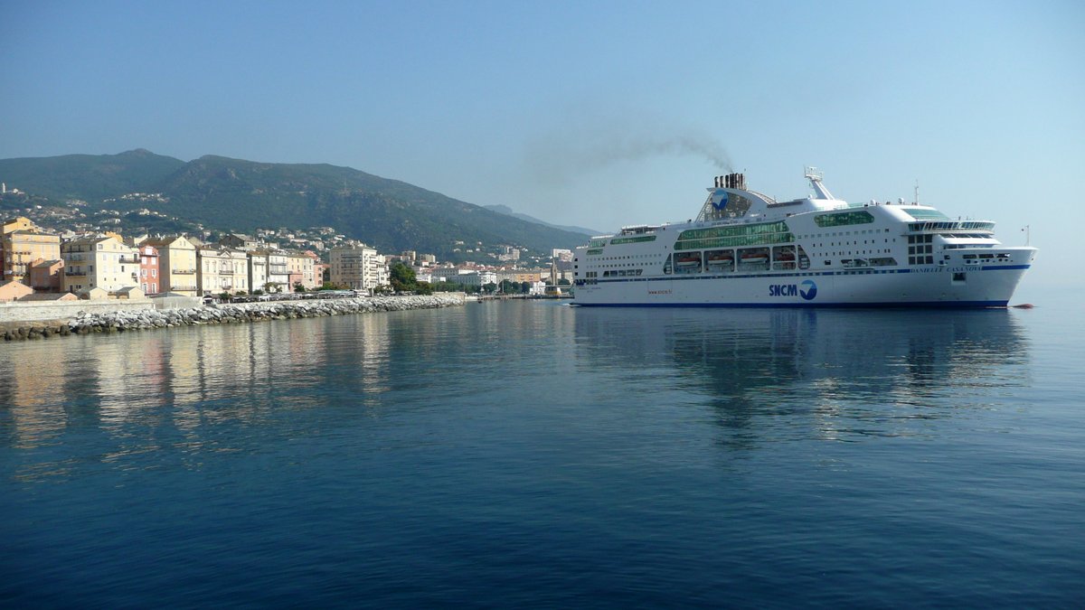 Le départ du Danielle Casanova de Bastia en juillet 2015 ; photo : Romain Roussel