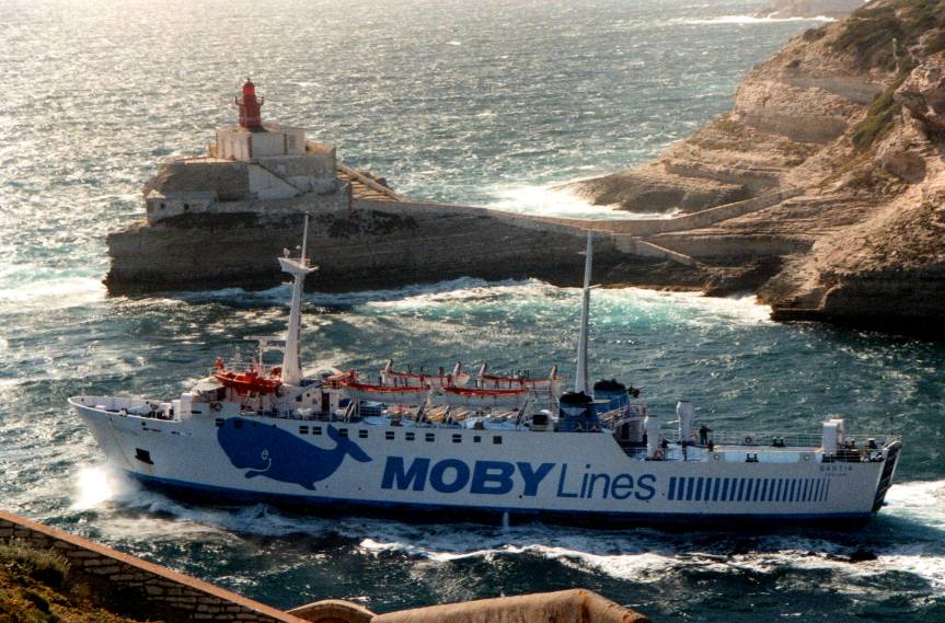 Le Bastia de la Moby Lines qui, avec l'Ichnusa de la Saremar, assure les départs de Bonifacio pour la Sardaigne