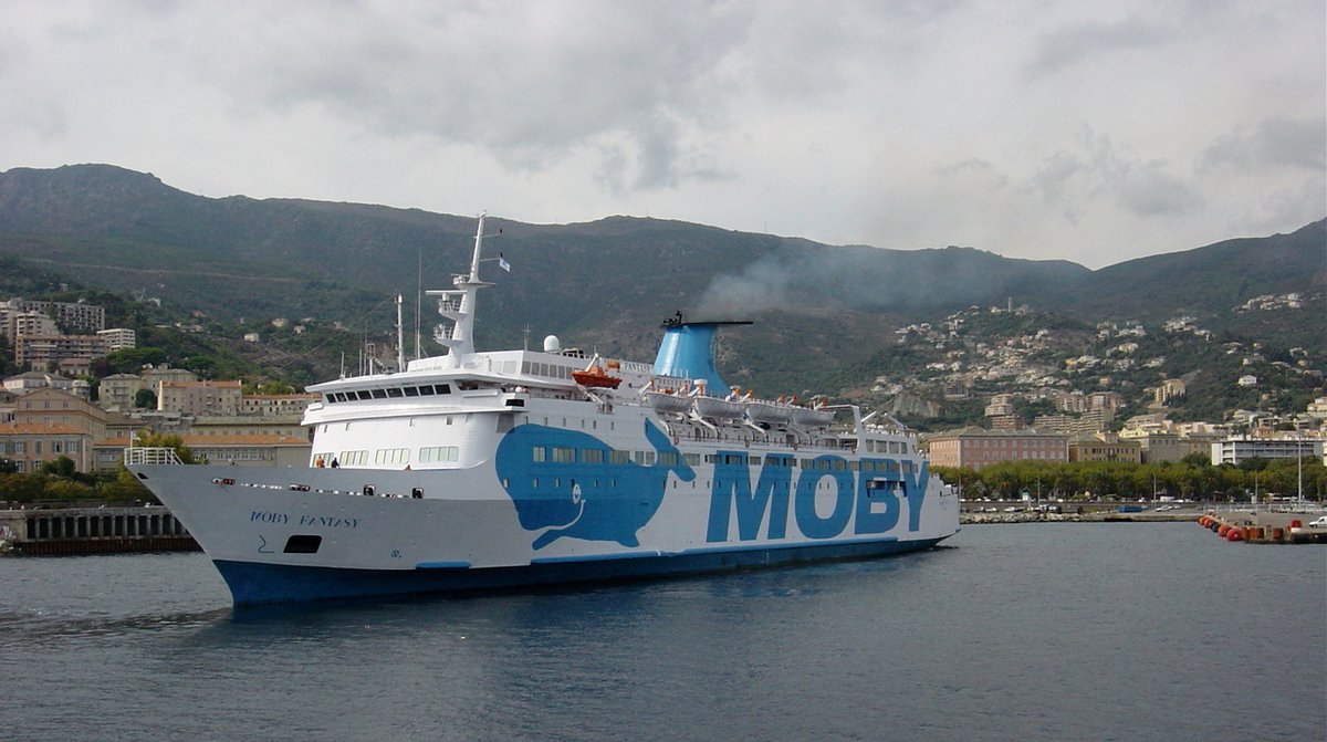 Le Moby Fantasy, en escale à Bastia en remplacement du Moby Wonder, en septembre 2003