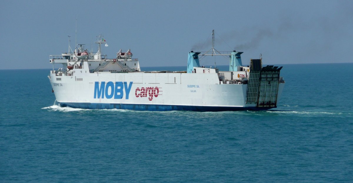 L'arrivée du cargo mixte Giuseppe Sa à Livorno, en juillet 2008 ; photo : Romain Roussel.