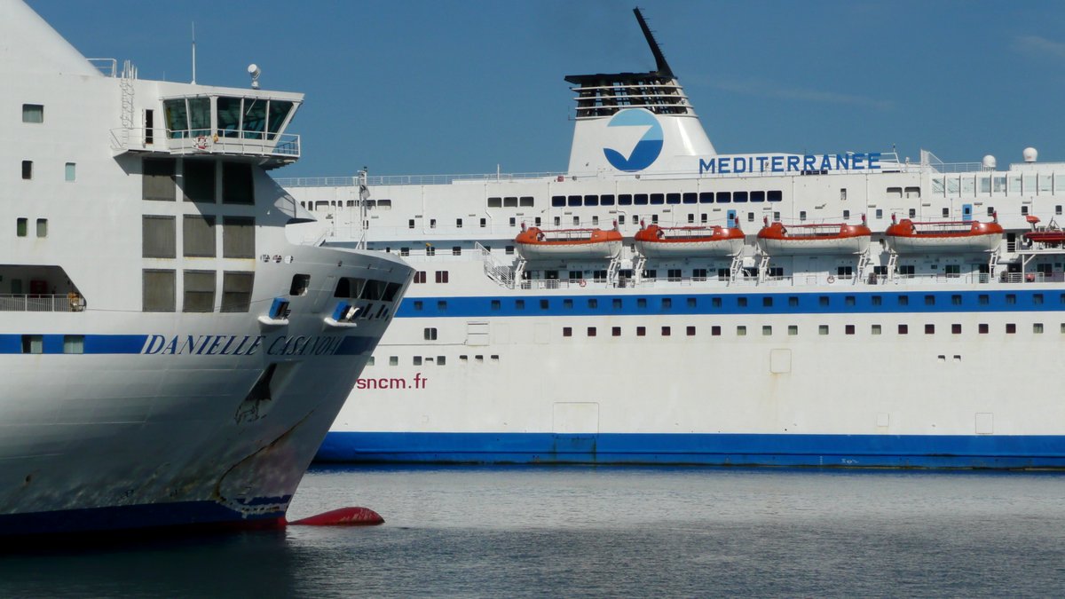 Détails des ferries Danielle Casanova et Méditerranée, à quai à Bastia en mai 2014 ; photo : Romain Roussel