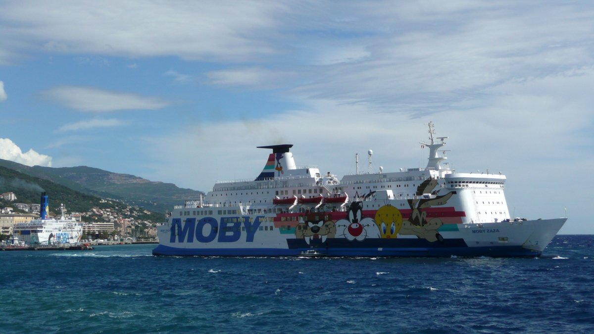 Départ des Moby Zazà et Moby Corse de Bastia, en juillet 2016 ; photo : Romain Roussel.