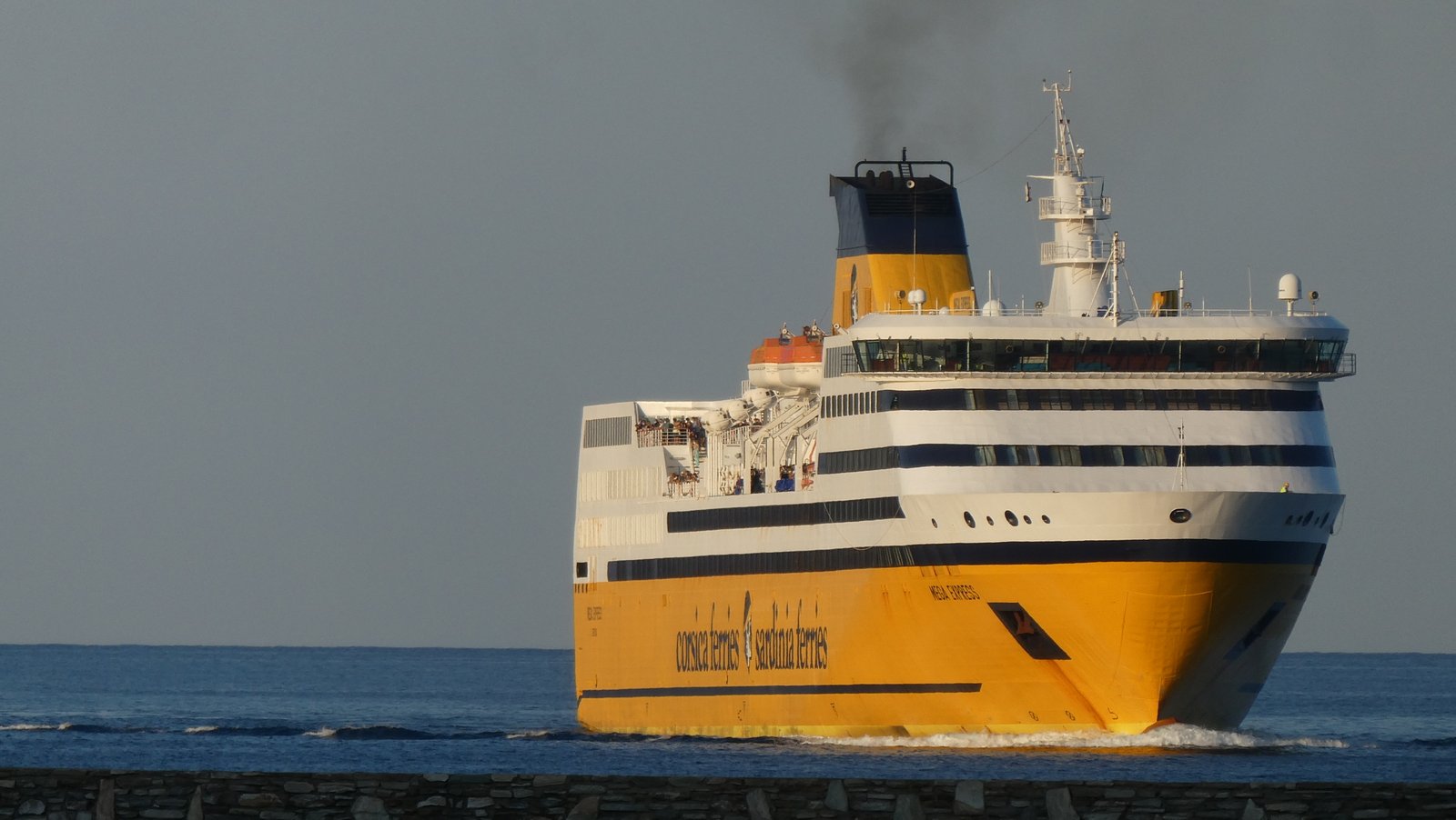Mega Express arrivant à Bastia en juillet 2020 ; photo : Romain Roussel