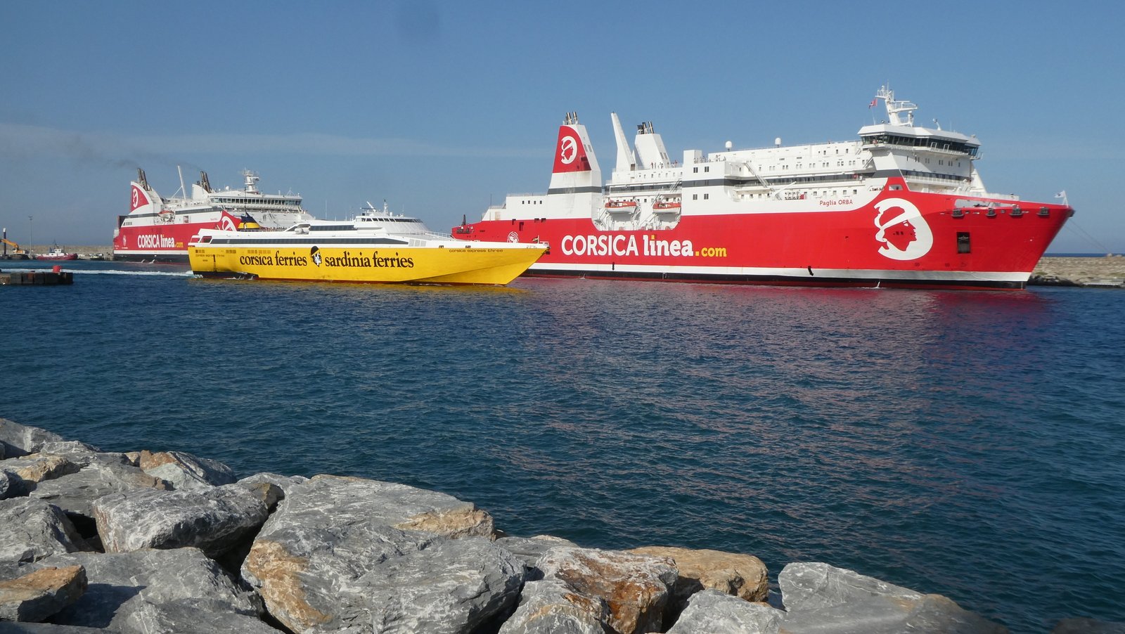 Les Pascal Paoli, Paglia Orba et Corsica Express Three à Bastia, en août 2023 ; photo : Romain Roussel