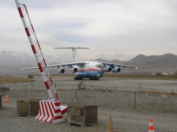 Les avions cargo russe (celui-ci est un des plus petits) font un boucan à reveiller les morts...