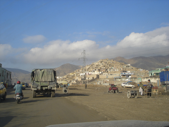 Les petites collines en périphérie de Kaboul sont un peu les banlieues residentielles chics...