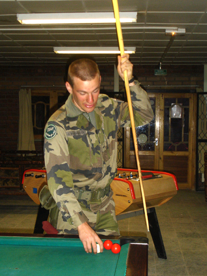 ...le pôt de départ de l'aspirant polytechnicien en stage à Kaboul, joueur de billard au style particulier...