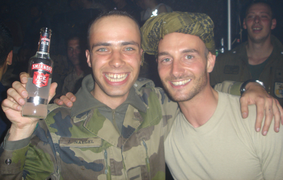 Et lui, c'est Ricardo, lieutenant  la communication de l'ISAF... Bravo le responsable !!!