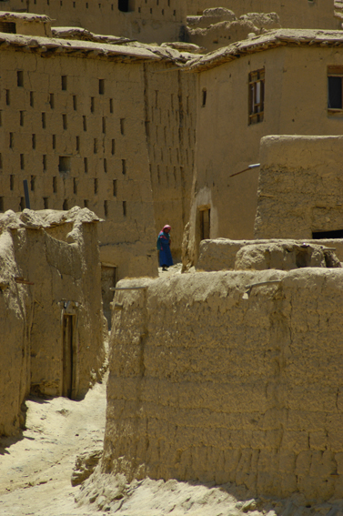 Dans ce village pashtoune, les femmes sont quasi invisibles...