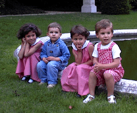 beaux enfants, dont un teint en bleu