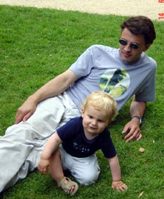 alors on met le coude dans l'herbe et...