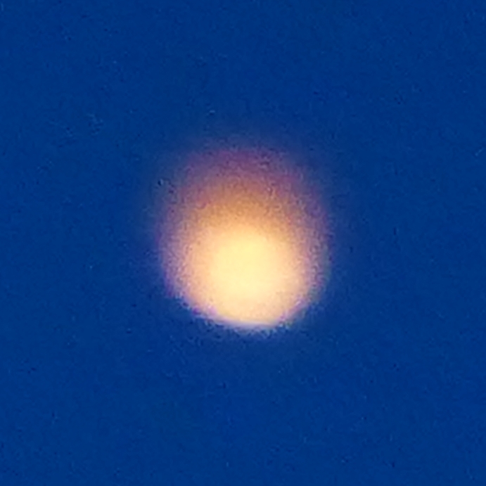 2015: le 09/10 à 20h00 - Boule de feu traversant le ciel - Ovnis à Paris XV - Paris (dép.75) Lueur1_detail