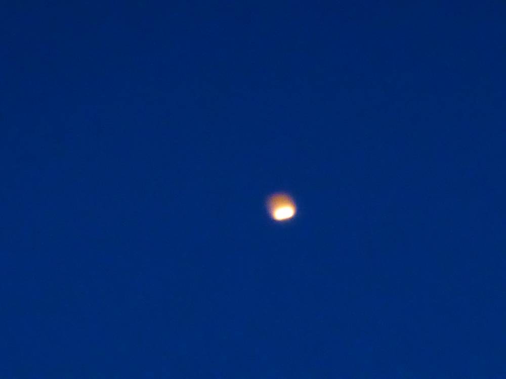 2015: le 09/10 à 20h00 - Boule de feu traversant le ciel - Ovnis à Paris XV - Paris (dép.75) Lueur2_25p