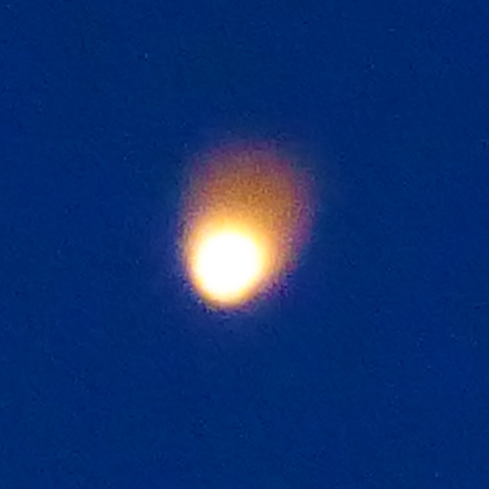 2015: le 09/10 à 20h00 - Boule de feu traversant le ciel - Ovnis à Paris XV - Paris (dép.75) Lueur4_detail
