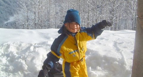 enfant dans la neige